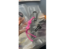 Брелок "I love Desire" в ассортименте с подвесом model-05 (черный с тонким розовым шнуром)-foto3