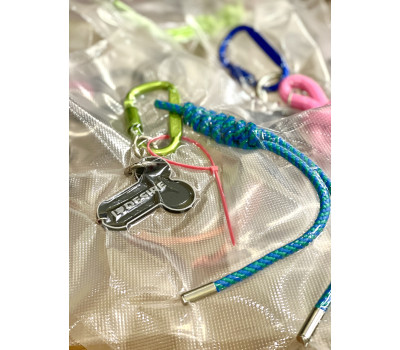 Брелок "I love Desire" в ассортименте с подвесом model-11 (черный с толстым розовым шнуром узел)